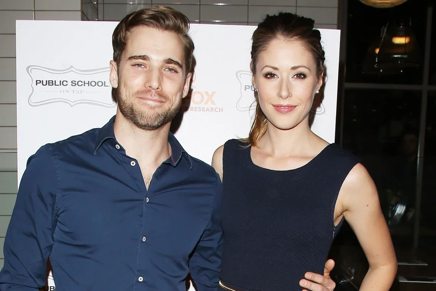 Dustin Milligan Wife Age