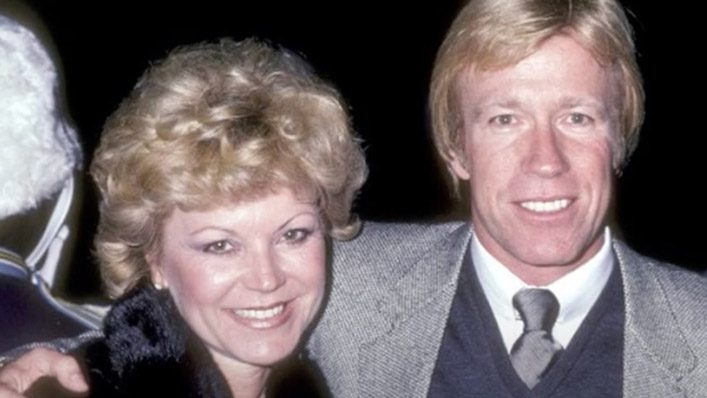 Dianne Holechek Net Worth